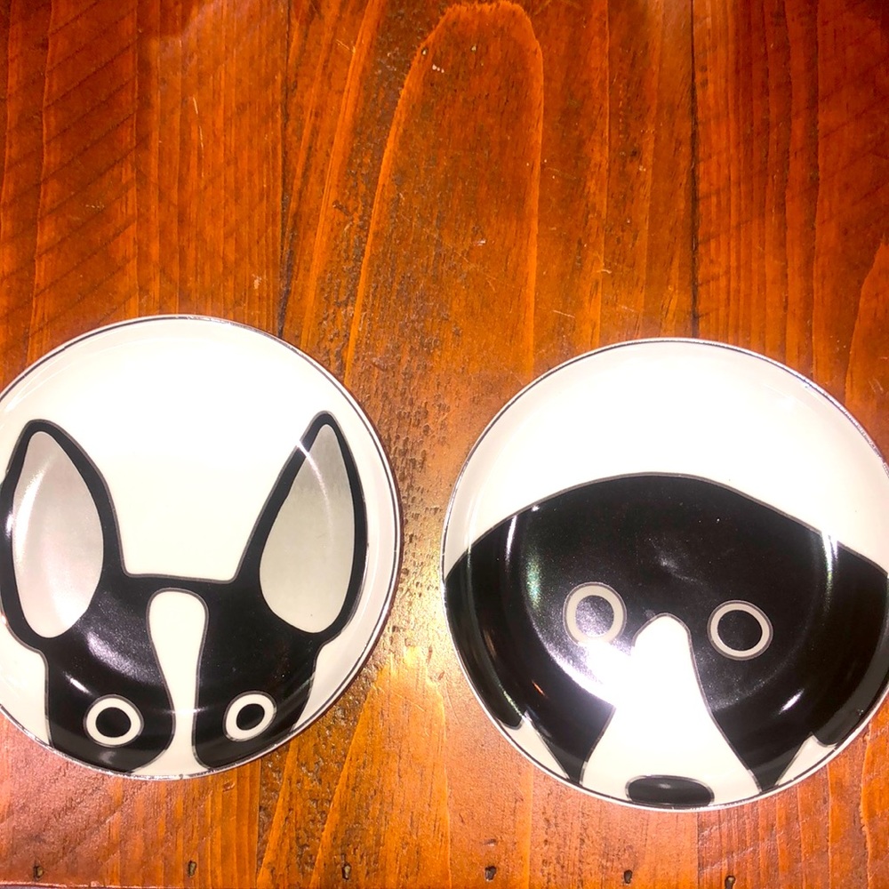 DOGHAUS 2 SMALL QUIRKY FUN DOG APPETIZER PLATES.